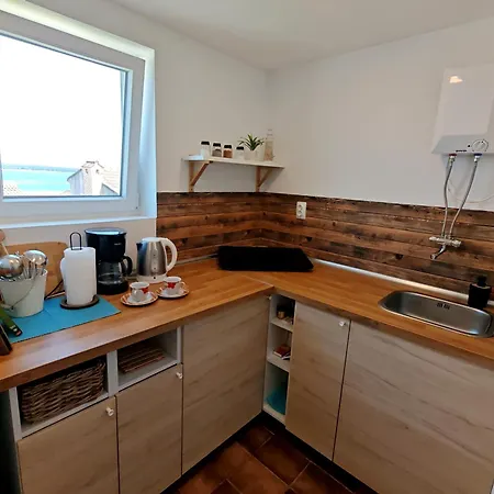 Sea View With Terrace Sleeps 6 아파트 *